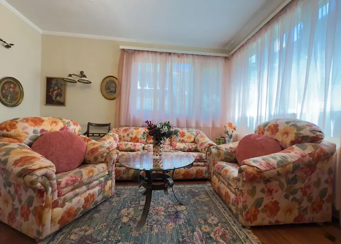 Aristocratic アパート *