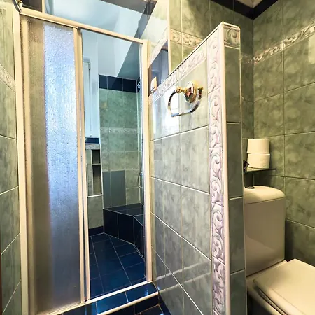 Aristocratic * Sofía